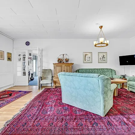 5 Bedroom Beautiful In * Tranekaer