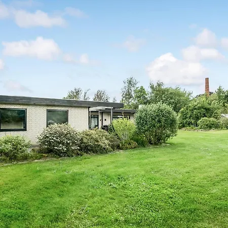Holiday home 5 Bedroom Beautiful In *
