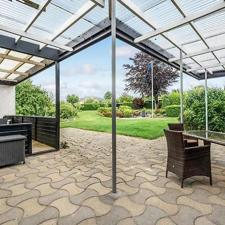 Holiday home 5 Bedroom Beautiful In Tranekaer
