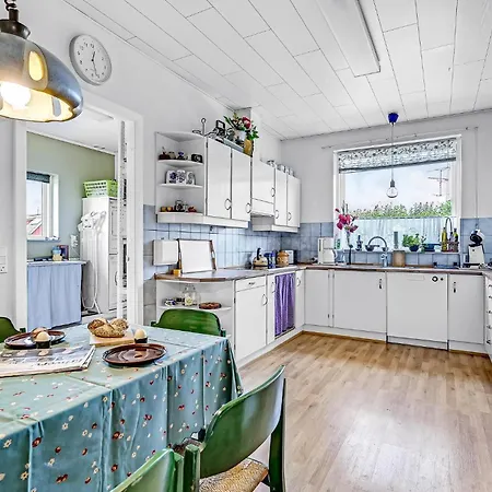 Holiday home 5 Bedroom Beautiful In *
